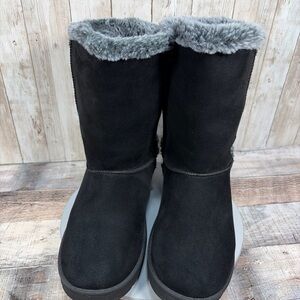 White Mountain Women’s Black Gray Faux Fur Winter Boots Size 9M